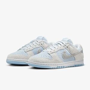 Woman’s Nike Dunk Low, size 7.5